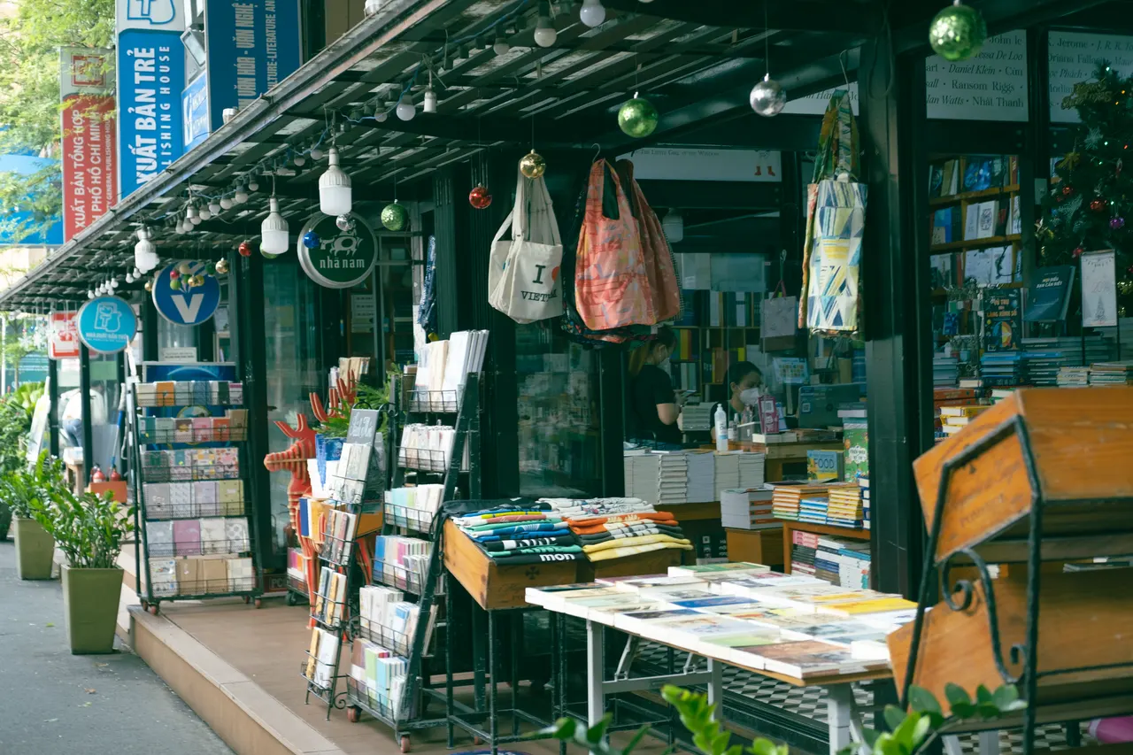 Bookstore Business in the UAE