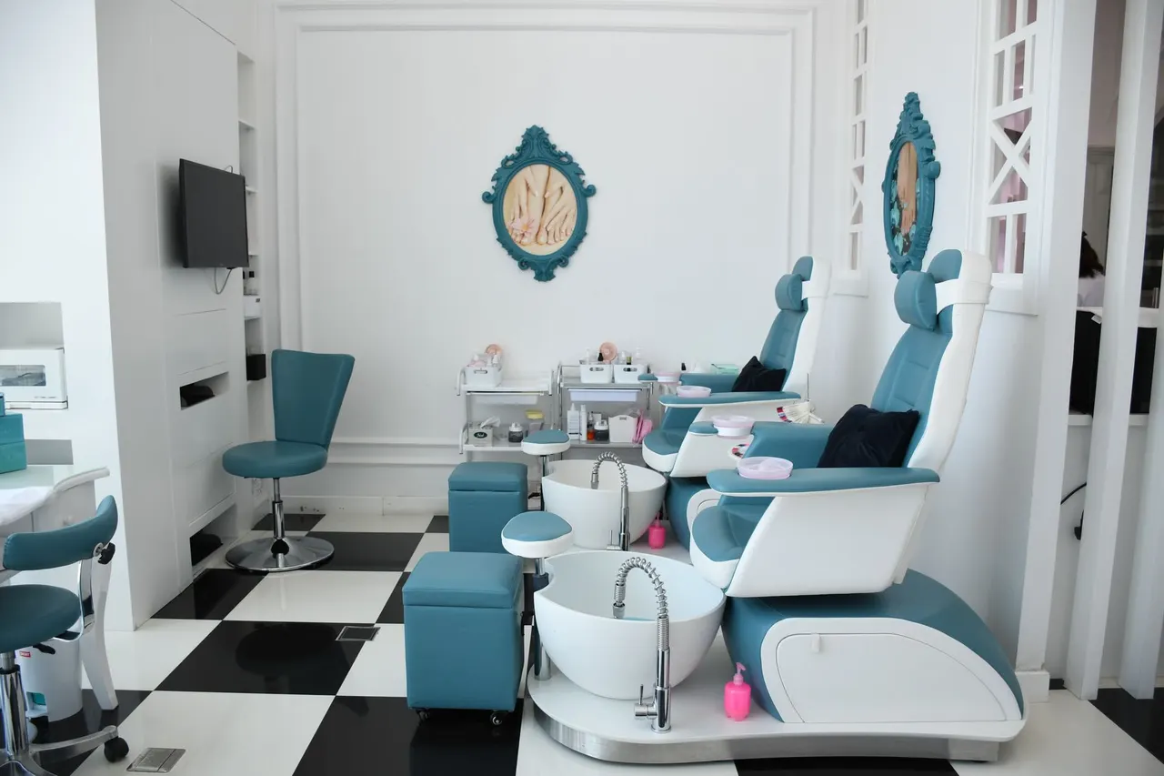 Beauty Salon & Spa License UAE — 2026 Cost &