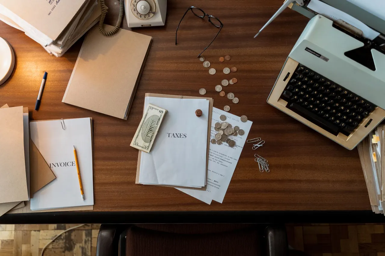 Tax Invoice Requirements in the UAE